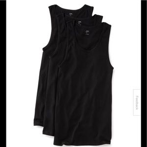Old Navy men’s Go Dry soft-washed tank tops size M